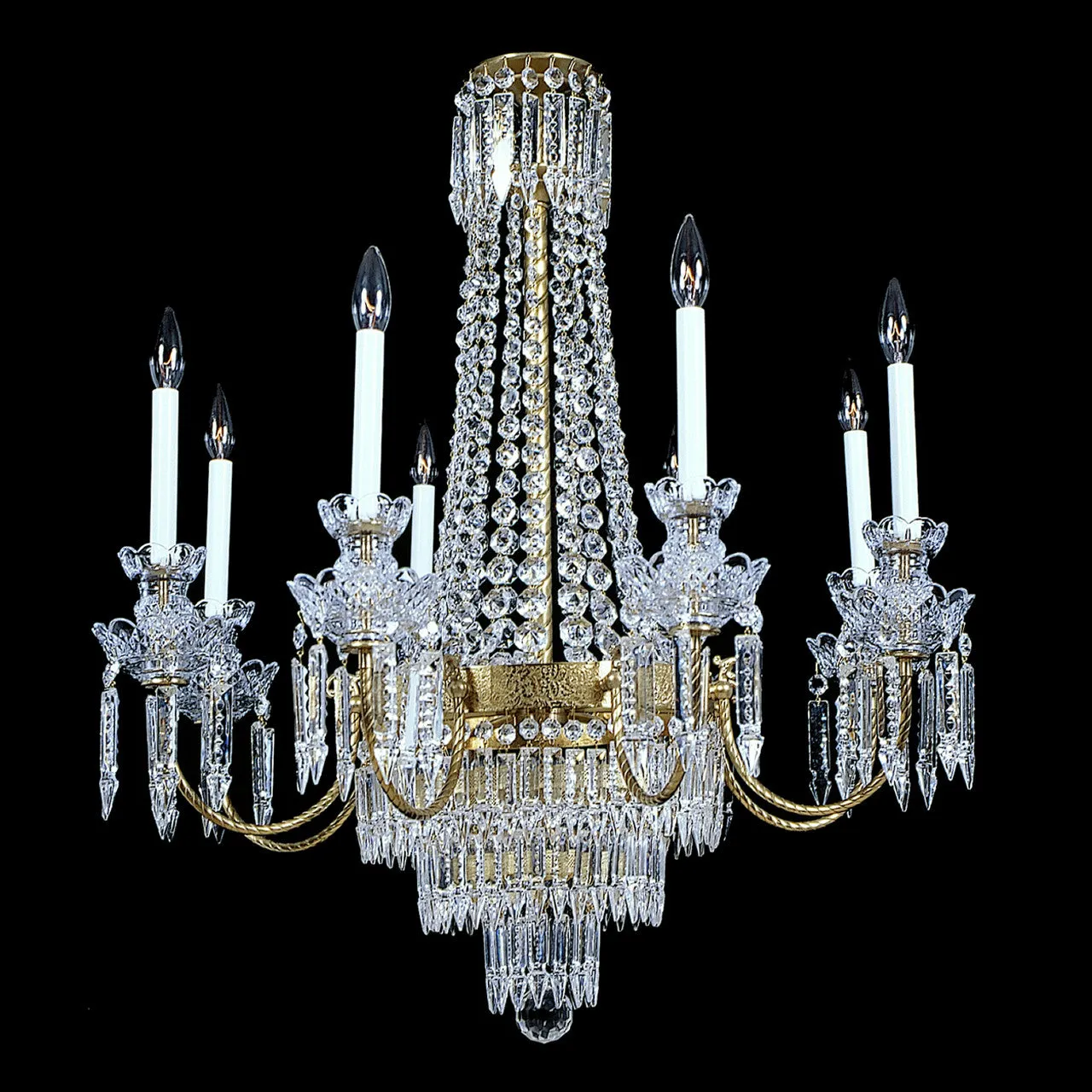 Coventry - 8 Light Chandelier - 32" x 35"