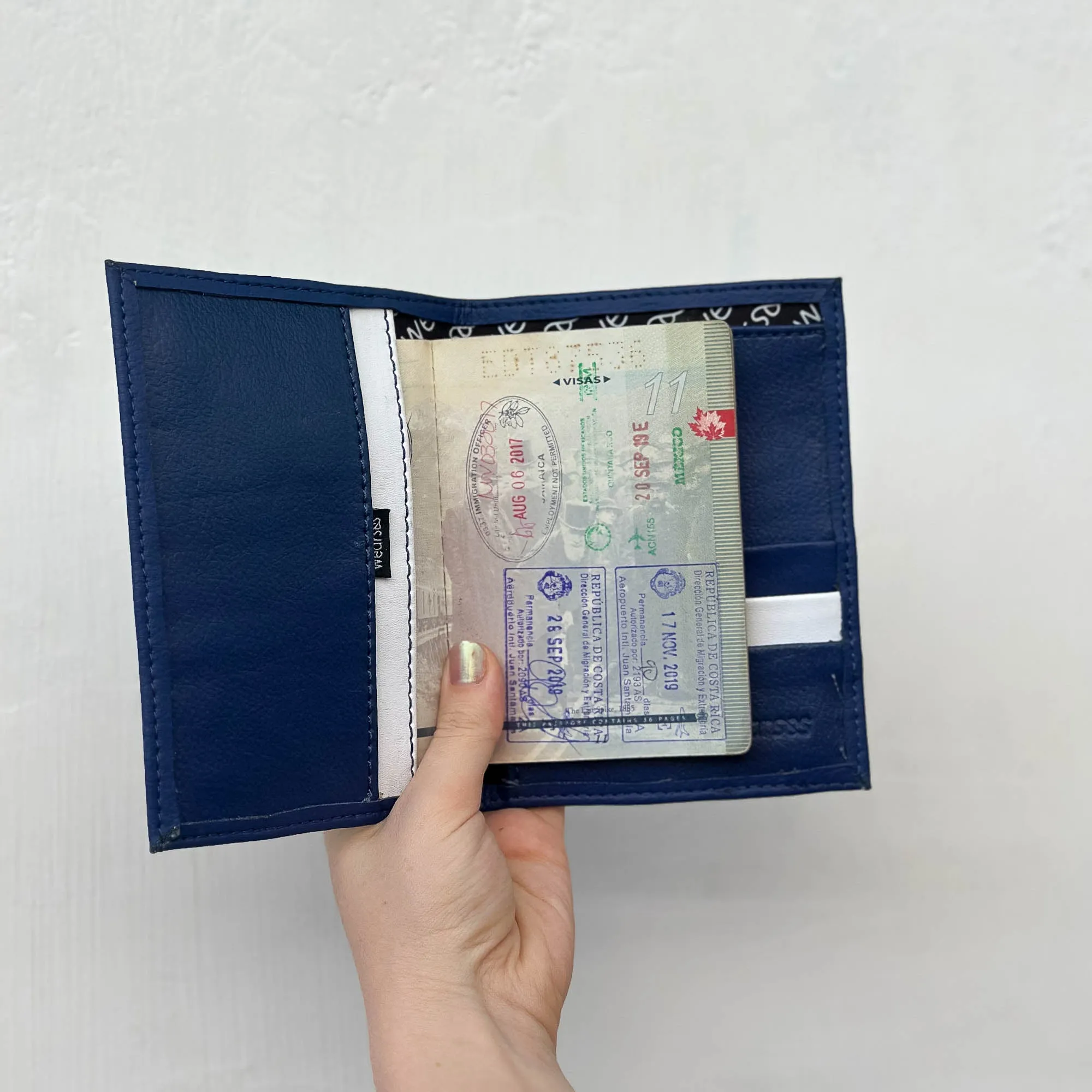 Do Good Passport Holder