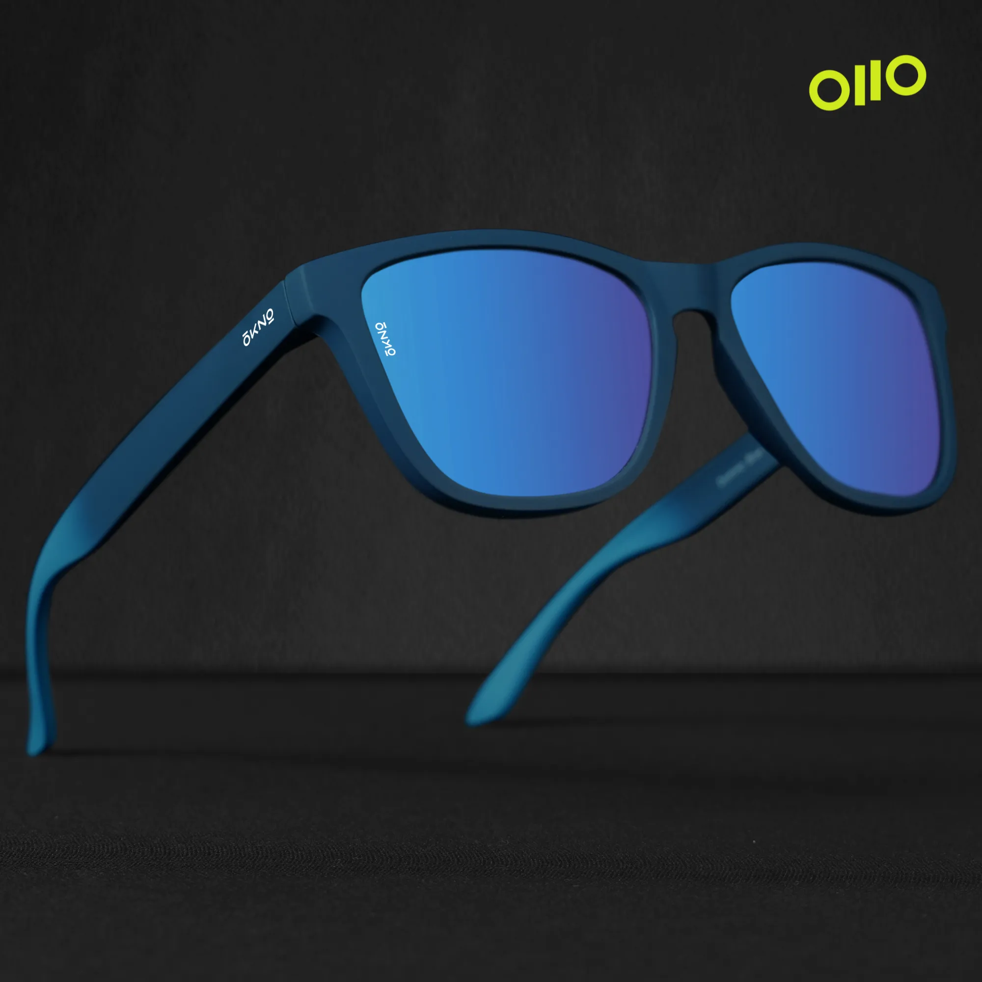 Domino Blue