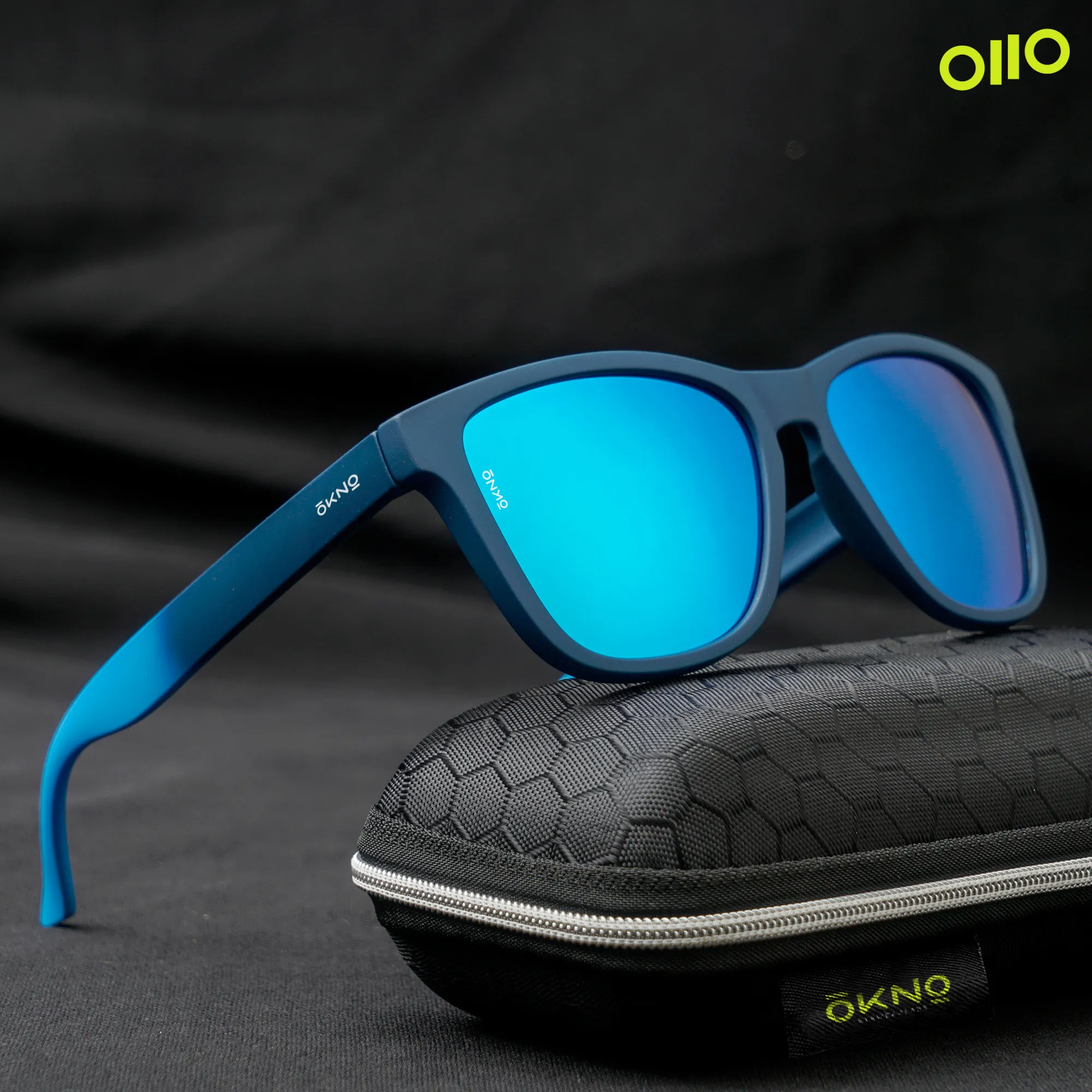 Domino Blue