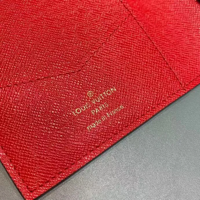 LB642 Passport Cover / 3.9x5.5x1inch