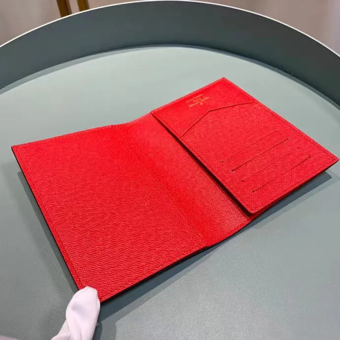 LB642 Passport Cover / 3.9x5.5x1inch