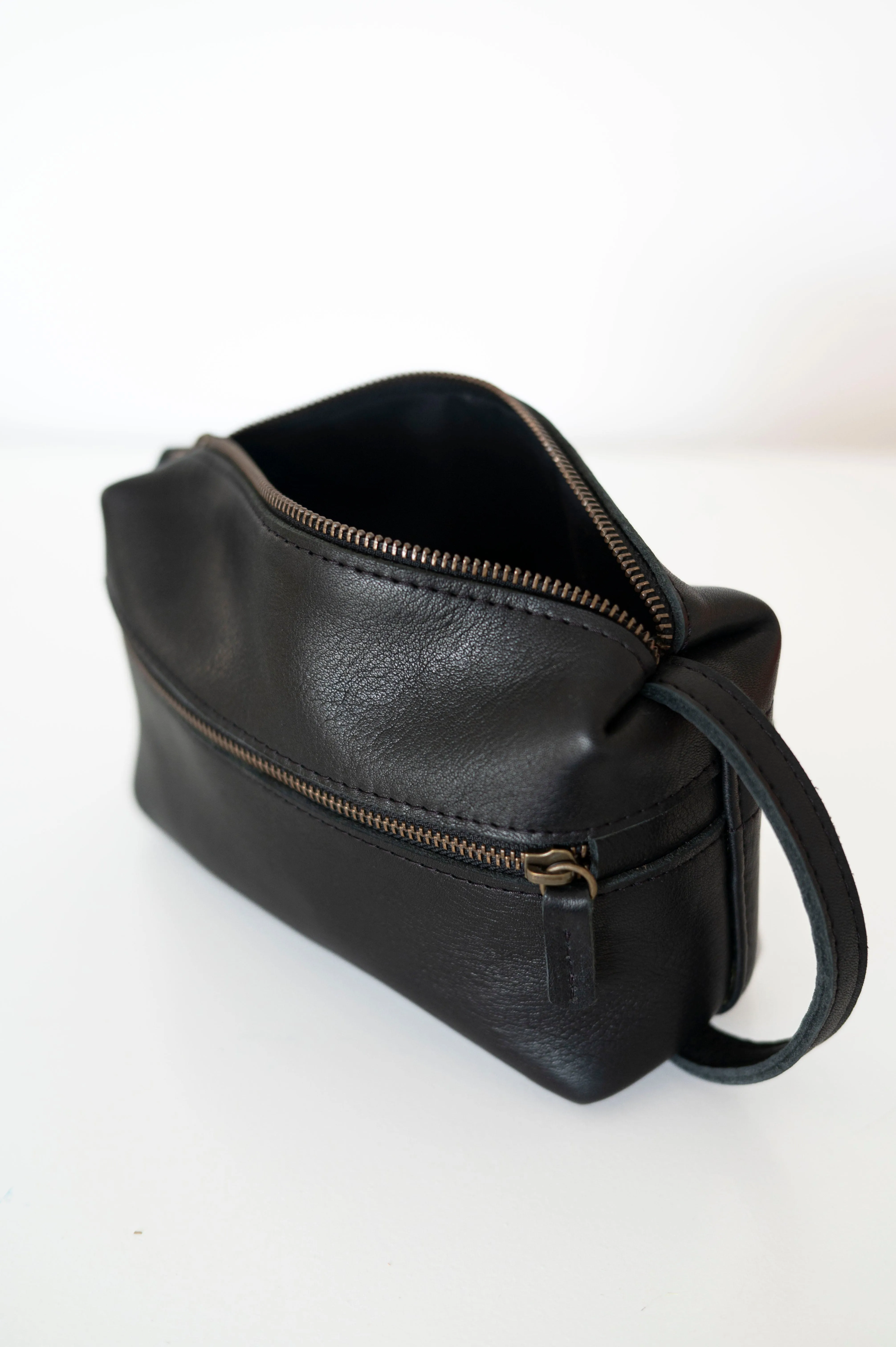 Leather toiletry bag - Rivera