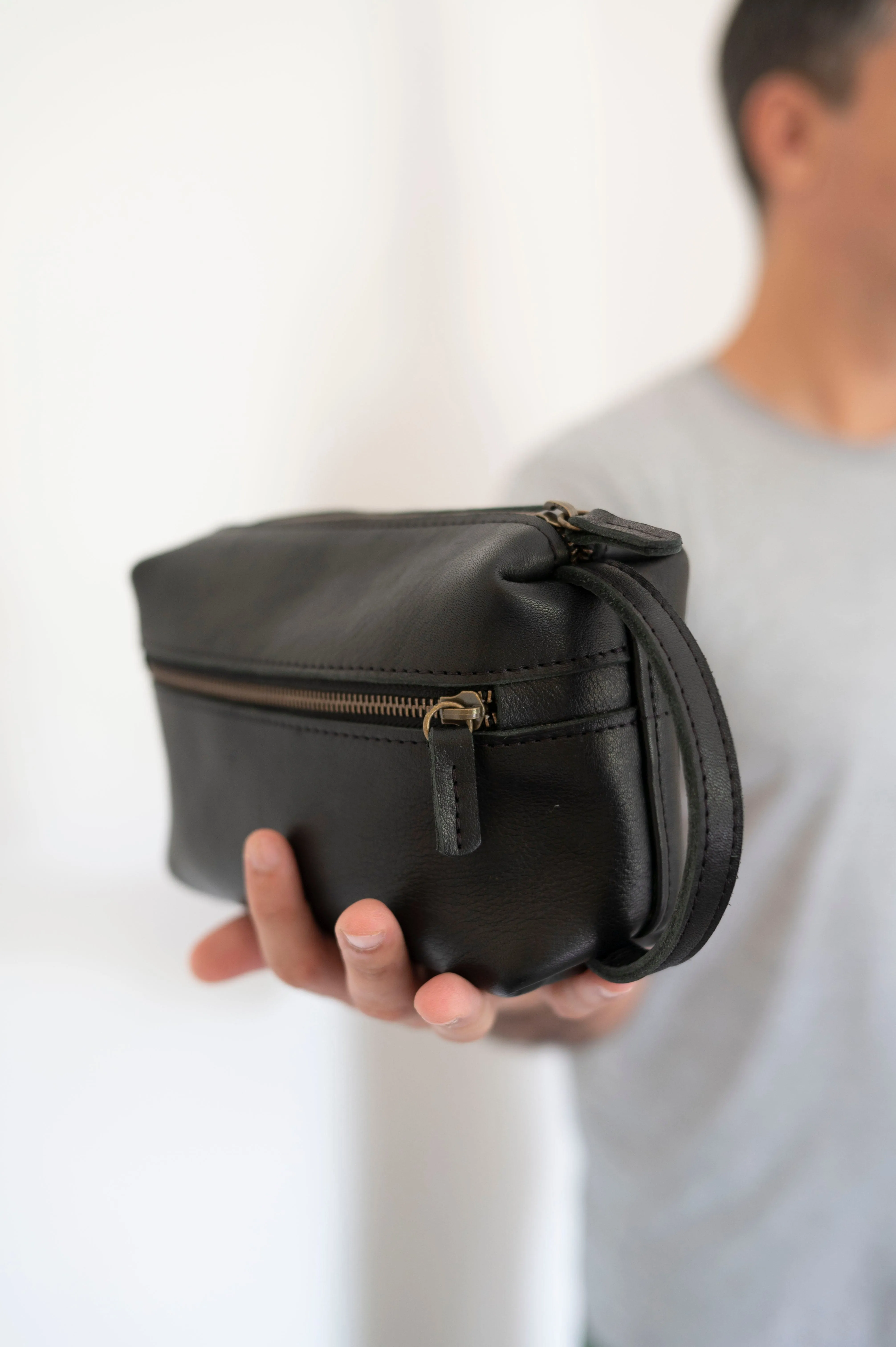 Leather toiletry bag - Rivera