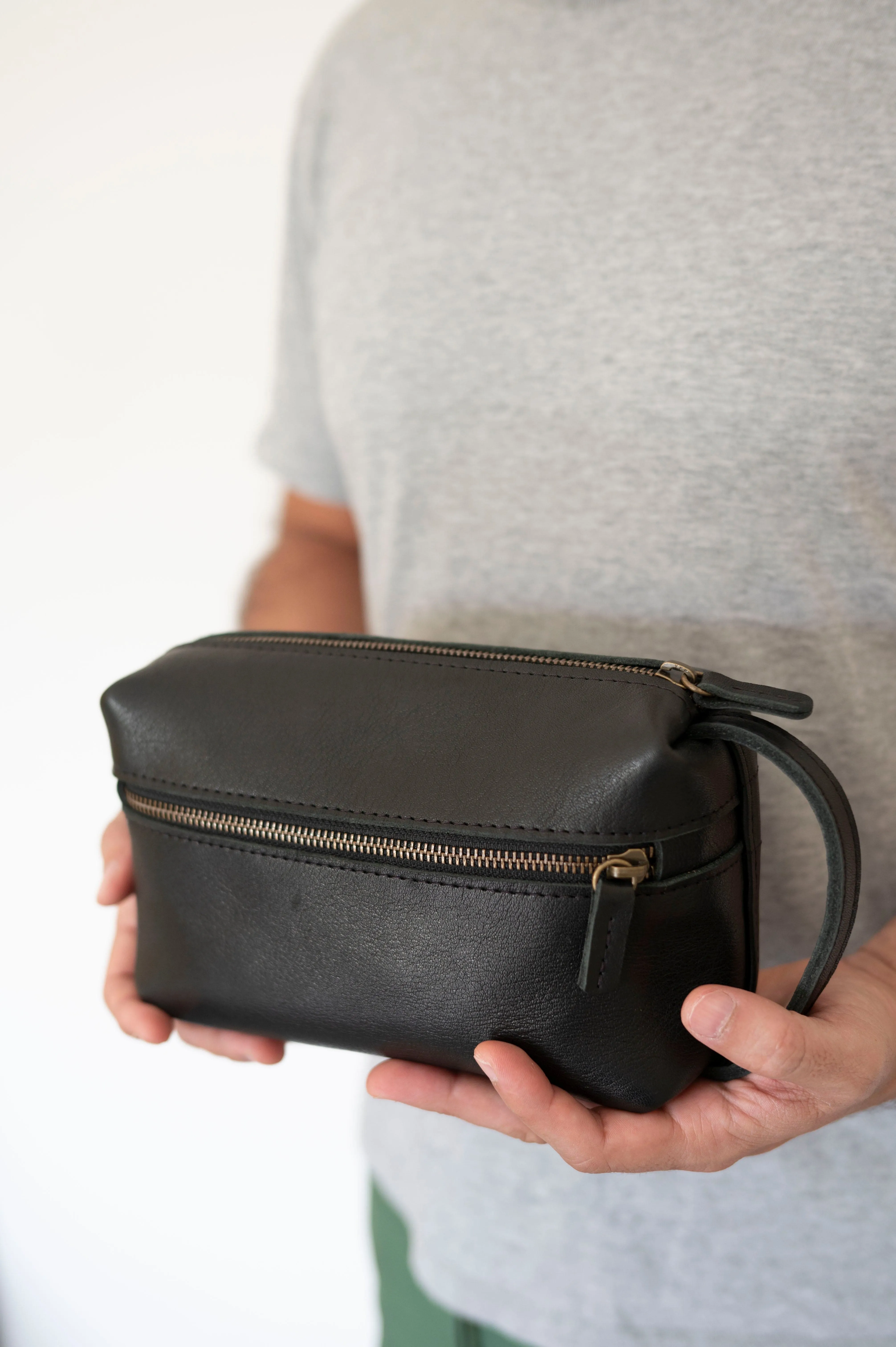 Leather toiletry bag - Rivera