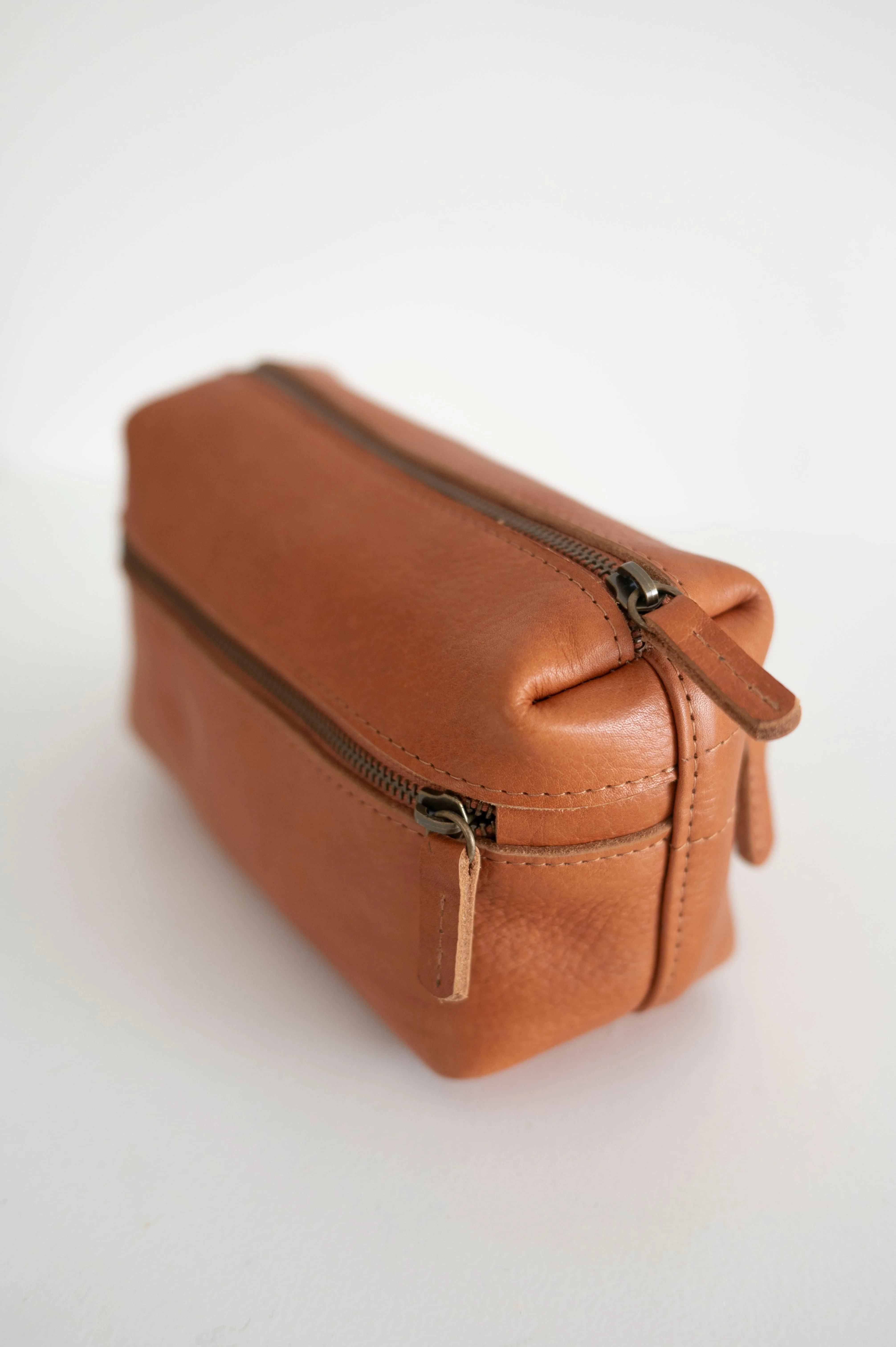 Leather toiletry bag - Rivera