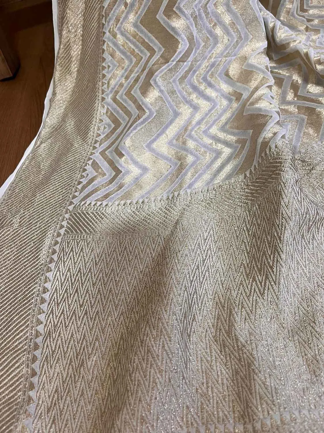 Stunning Dyeable Banarasi Handloom Pure Georgette Dupatta