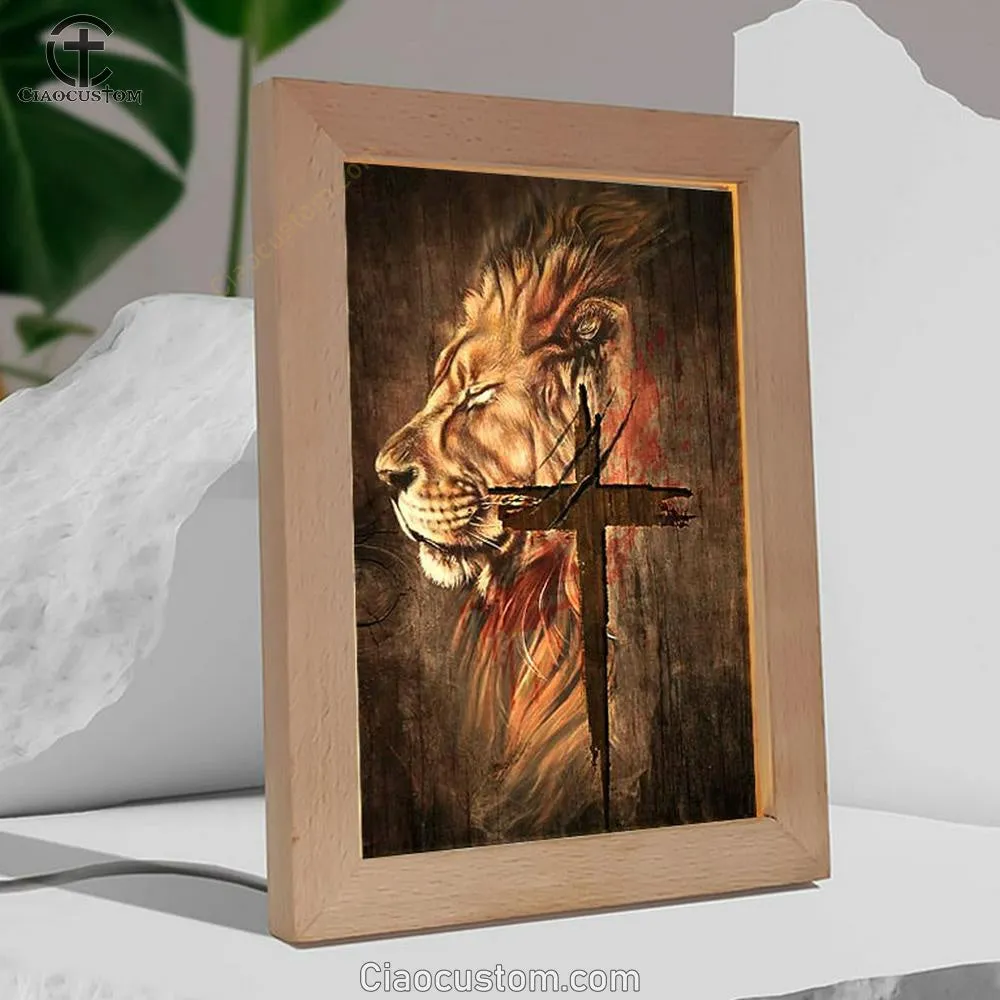 Stunning Lion Face Antique Cross Frame Lamp