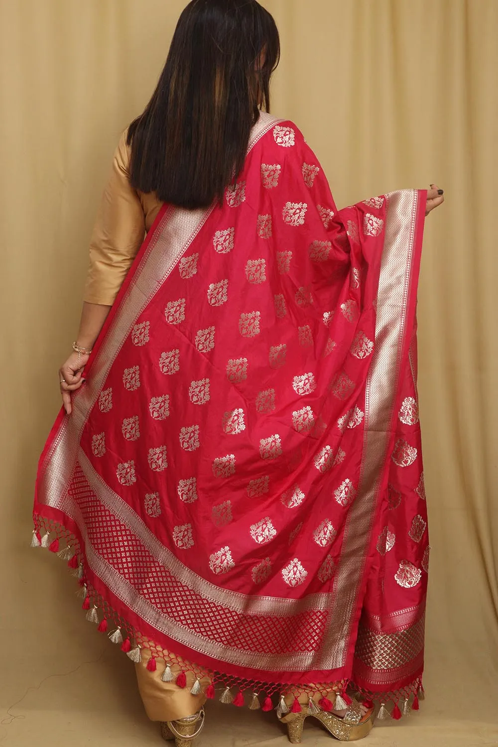 Stunning Pink Banarasi Silk Dupatta - Perfect Accessory