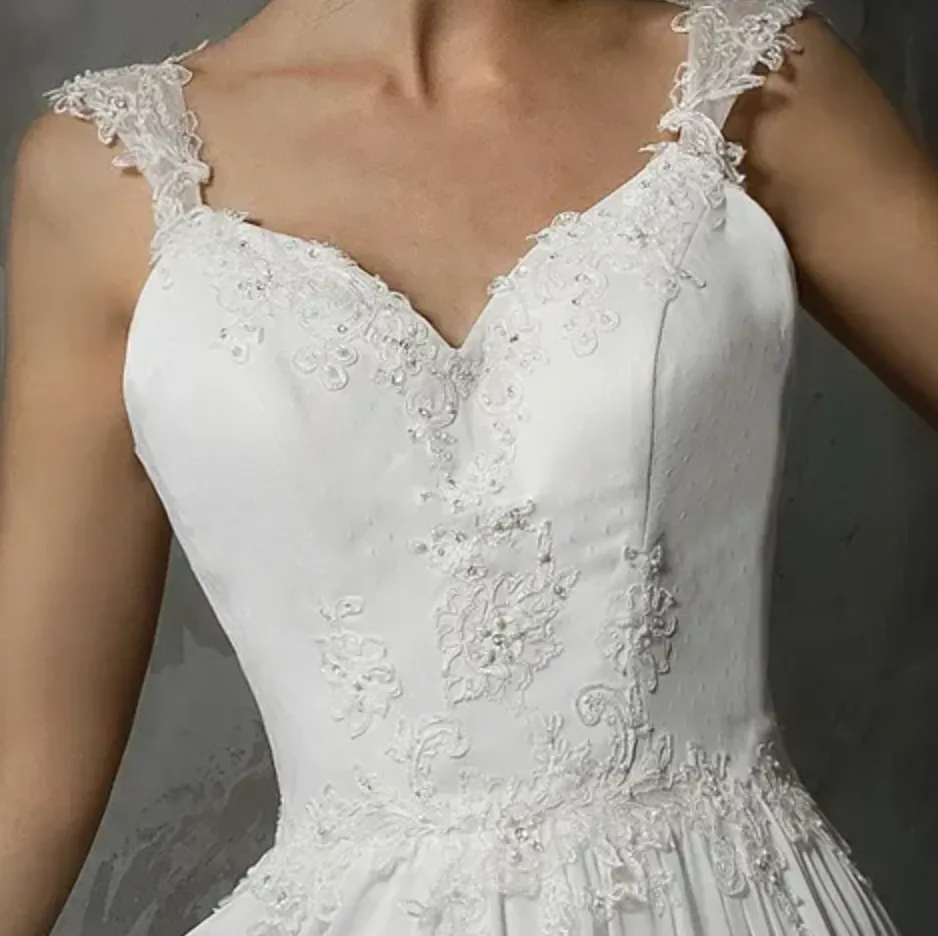 Stunning V Neckline Chiffon Wedding Dress With Beaded Appliques